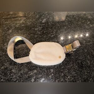 Lululemon Sherpa Belt Bag